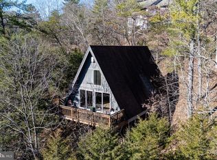 655 Killmon Rd, Basye, VA 22810