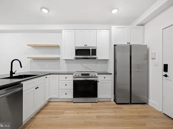 3216 W Diamond St, Philadelphia, PA