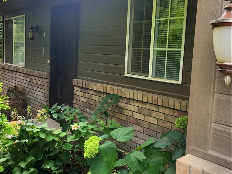 811 Jamie Dr — Photo 2