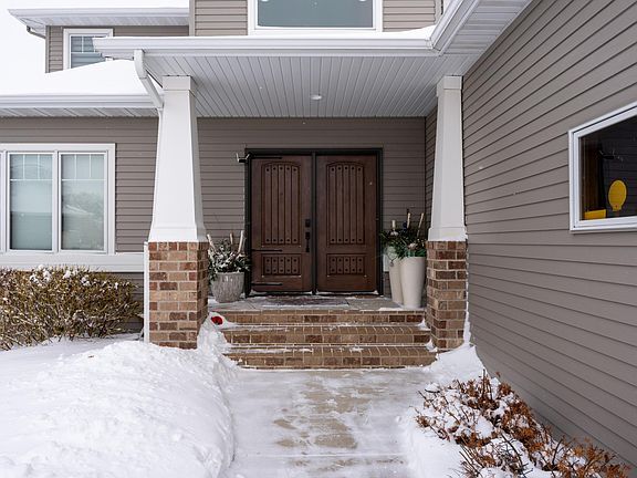 3rd image of 3371 1st St E