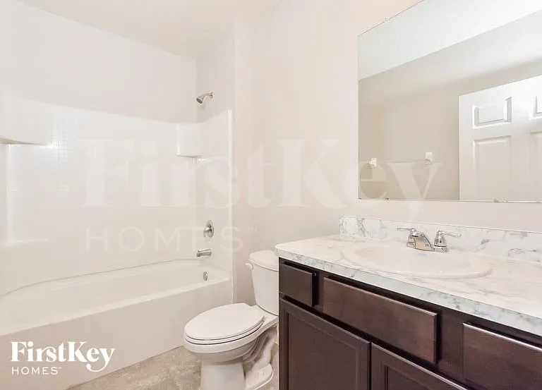 545 Sorrento Dr — Photo 14