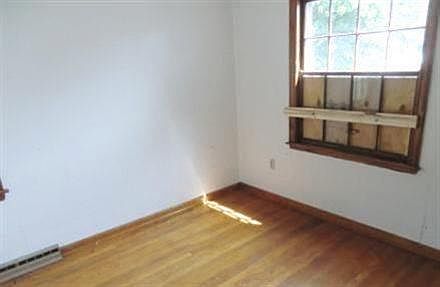 4th image of 2448 Spencer St