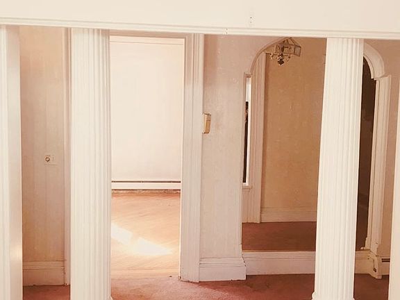 3rd image of 249 Midland Ave