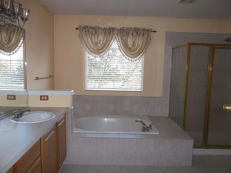 2514 Rock Creek Dr — Photo 9
