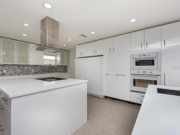 4th image of 195 Mimosa Cir