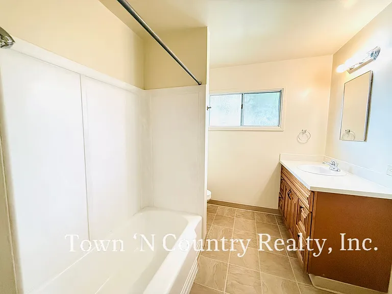 1496 Santa Clara Ave — Photo 3