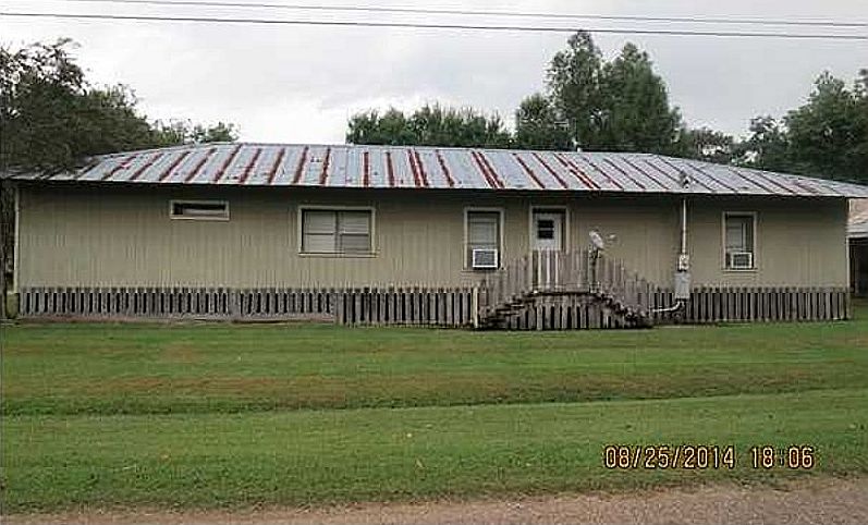 1st image of 1003 Acadiana St