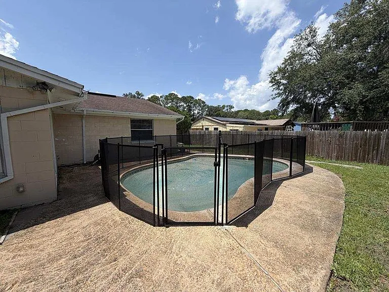 7215 Sharbeth Dr S — Photo 17