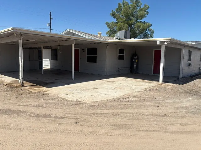 1470 W Houston Ave — Photo 7