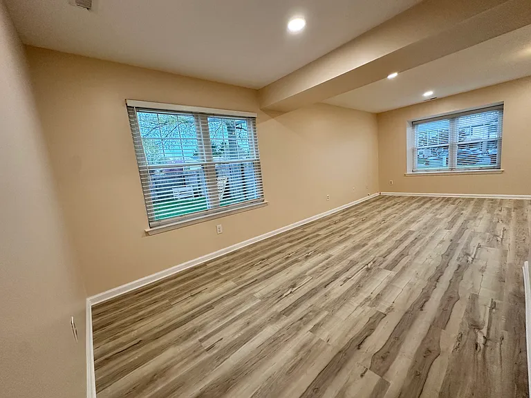 2 Churchill Cir — Photo 4