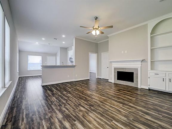 3rd image of 2116 Breezeway Ln