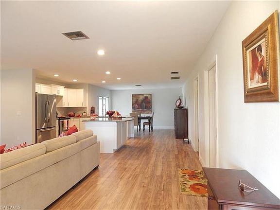 4th image of 1327 NE 12th Pl
