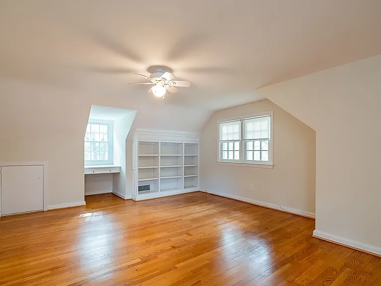 6400 Ruffin Rd — Photo 24