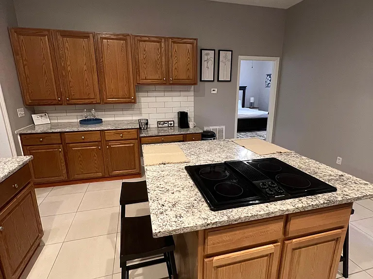 511 Augusta Ave — Photo 19