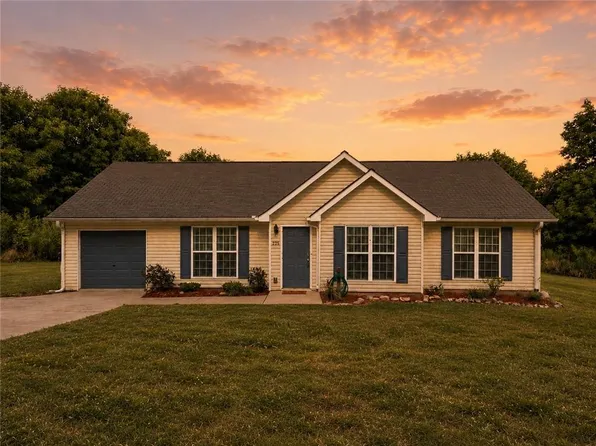 225 Fortner Dr, Dahlonega, GA 30533