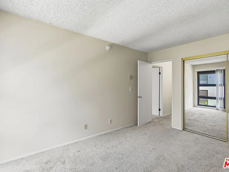 7777 W 91st St #B2157 — Photo 10