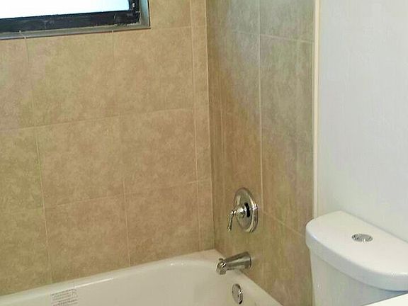 4th image of 1210 SE 18th Ter