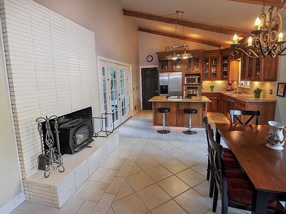 4th image of 457 Southgate Dr