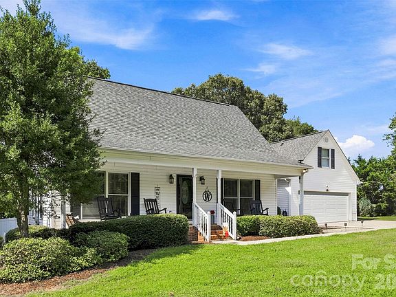 4th image of 110 Crystal Brook Dr