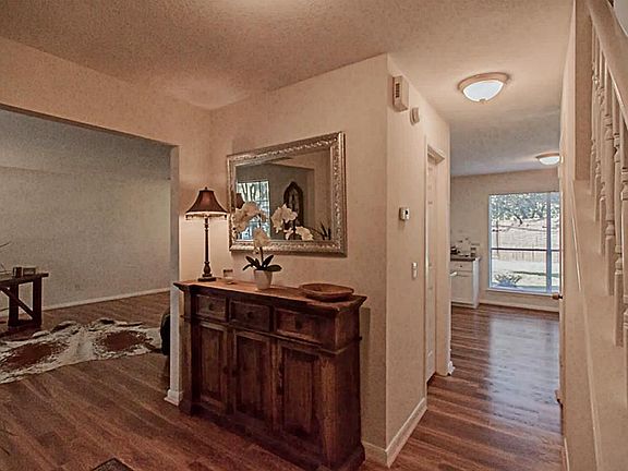 3rd image of 18818 Appletree Hill Ln