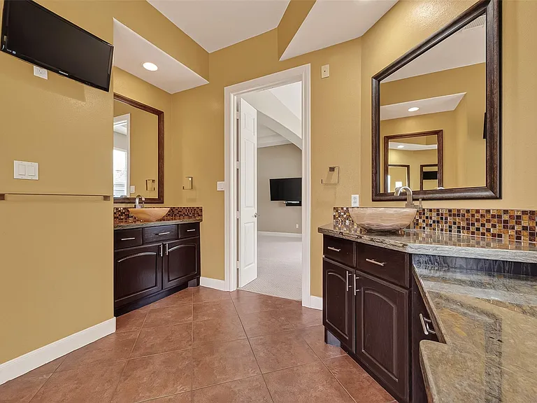 5934 Solar Point Ln — Photo 47
