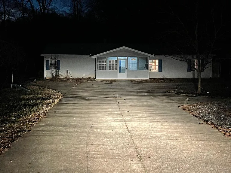 3075 Glen Wallace Dr — Photo 34