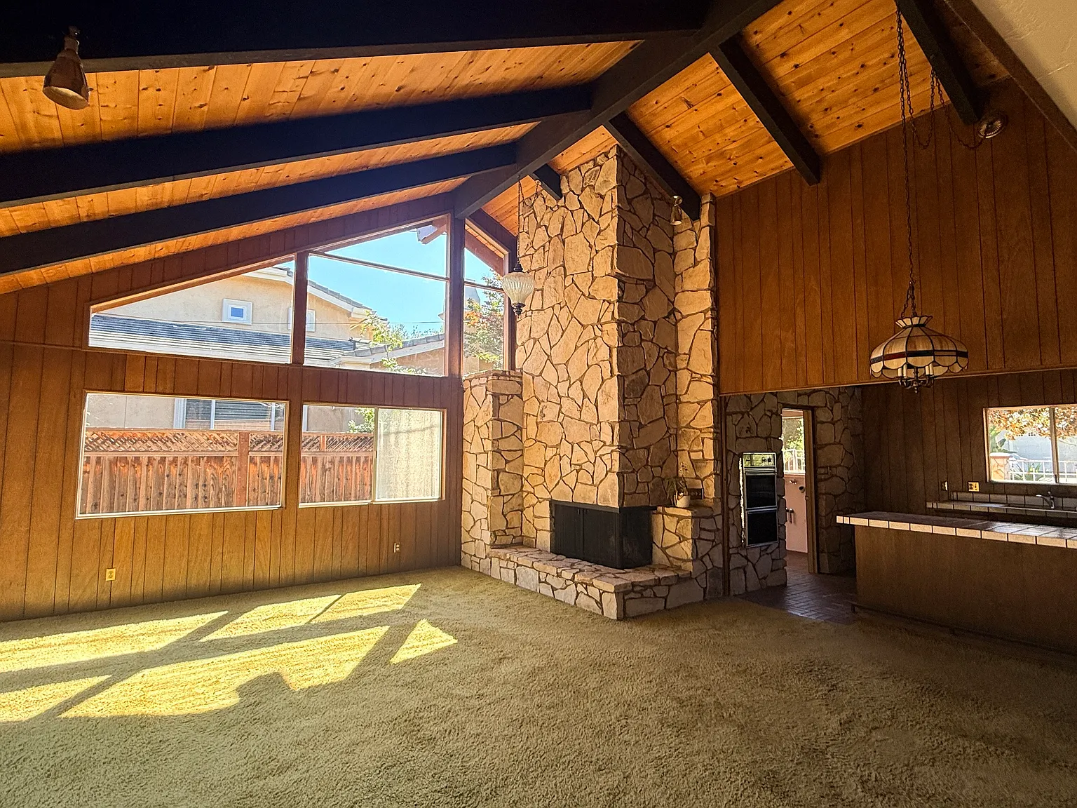 3 bed, 1856 sqft, $4,980 — Photo 3