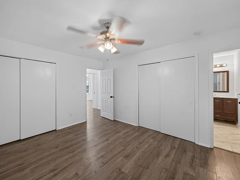 8 Worthington Ct — Photo 25
