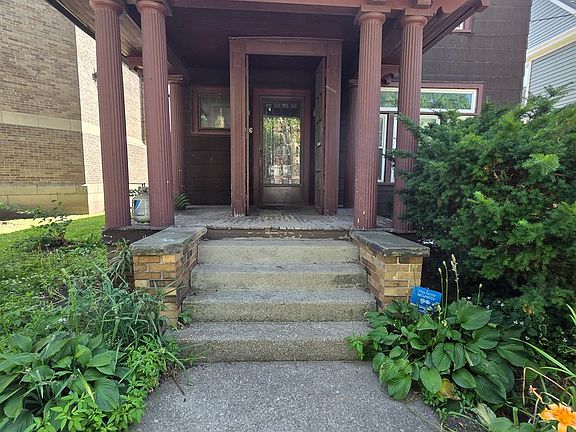 2nd image of 926 Liberty St #1