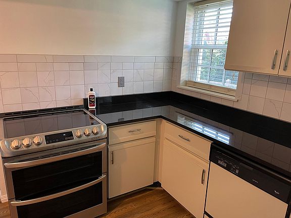 4th image of 1317 E Abingdon Dr APT 1