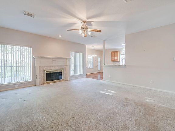 4th image of 308 Eagle Lakes Dr