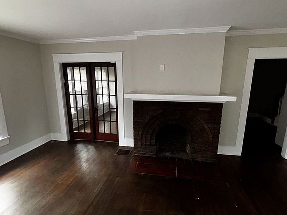 5th image of 424 Arlington Ave