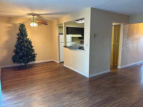 4th image of 7552 Woodview St APT 4