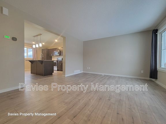 2nd image of 315 42nd Ave NW