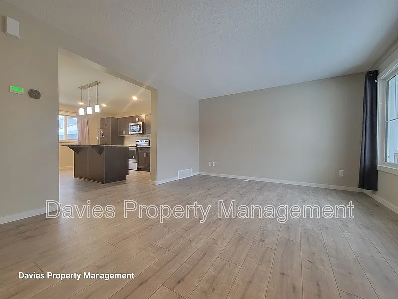 Building Photo - 315 42nd Ave NW