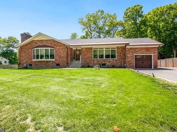 16 Chestnut St, Byram Twp., NJ 07874