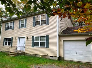 8901 Racoon Trl, Tobyhanna, PA 18466