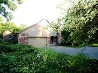 821 W Main St, Greenwood, IN 46142