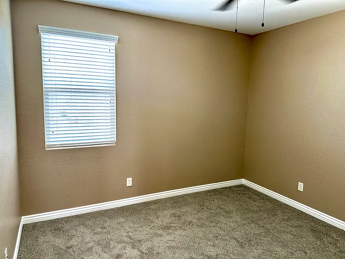 2930 E Sunland Ave — Photo 30