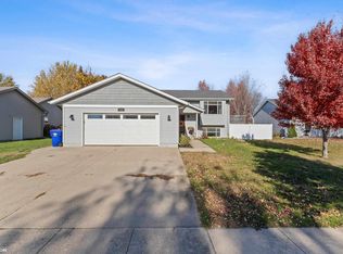 320 E Henschen St, Garner, IA 50438