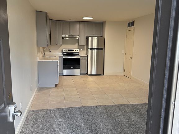 3rd image of 580 Pontiac Ave APT 1