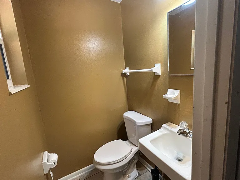 612 NW 9th Ct — Photo 13