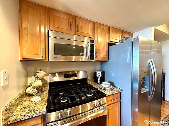 5th image of 414 Water St