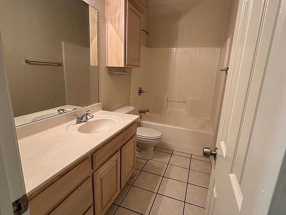 4th image of 1505 Glenhaven Dr #A-b