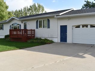106 Allwood Ct, Thief River Falls, MN 56701