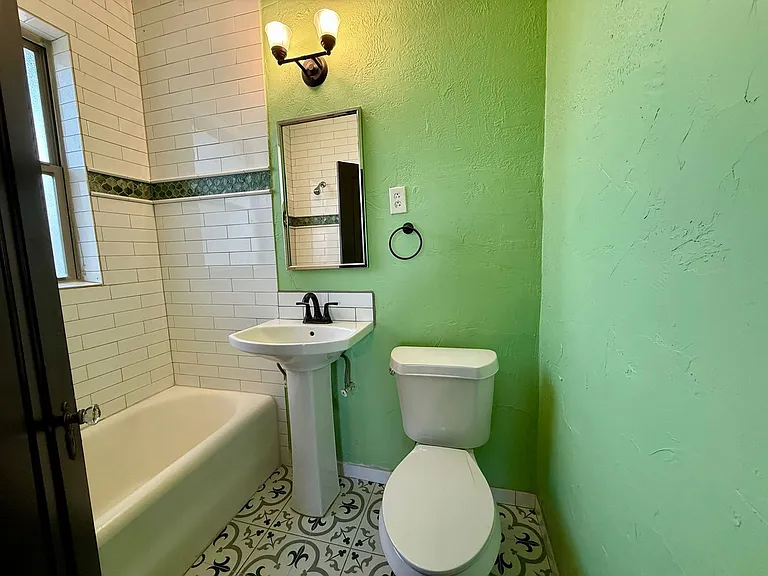 810 W Craig Pl #101 — Photo 6
