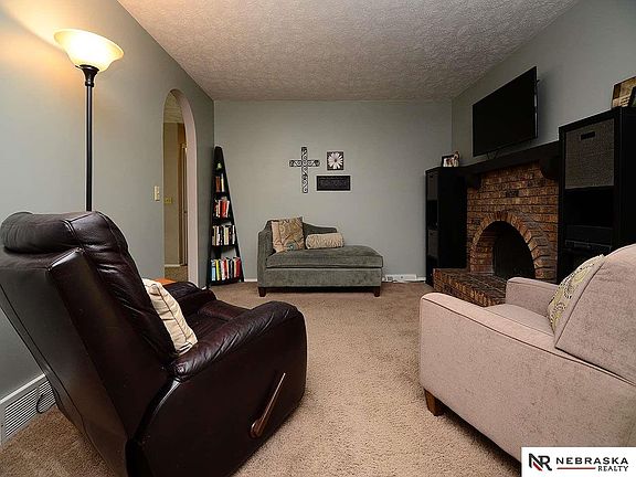 4th image of 14611 T Cir