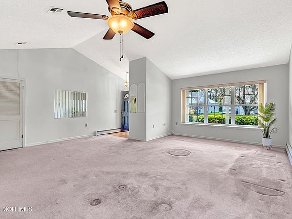 5th image of 155 Canterbury Lane