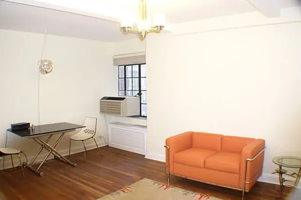 Rented by Steven Corcoran Real Estate | media 17