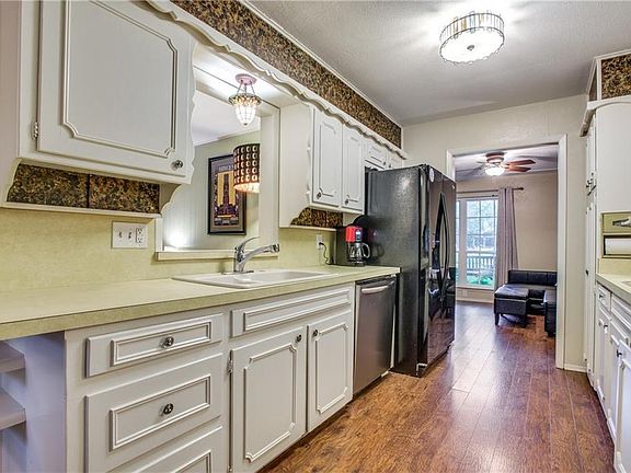5th image of 1315 Dartmouth Pl